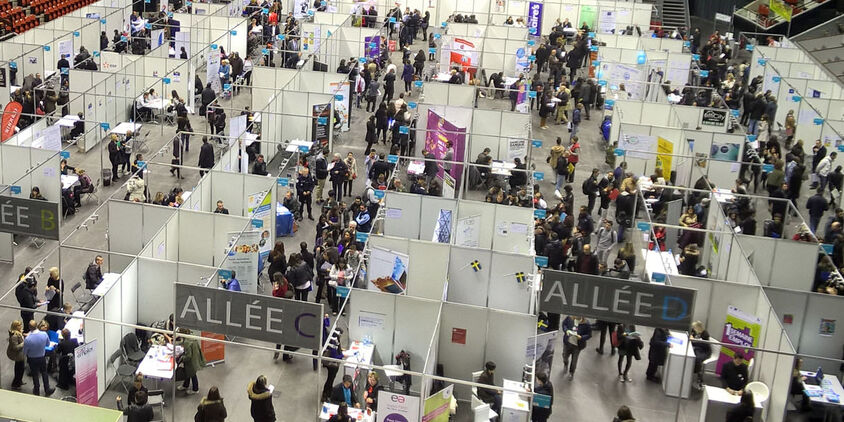 Allées d'un salon emploi