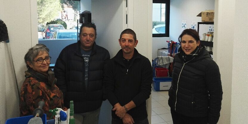 4 personnes : 2 hommes et 2 femmes